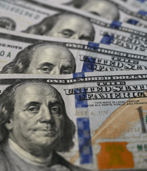 Dollar-Based Stablecoins Pose Greater Threat to Euro, Italian Economy Minister Says