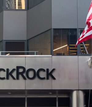 BlackRock’s IBIT Sees Second-Largest Bitcoin Inflow Since Launch, Nearing $1 Billion
